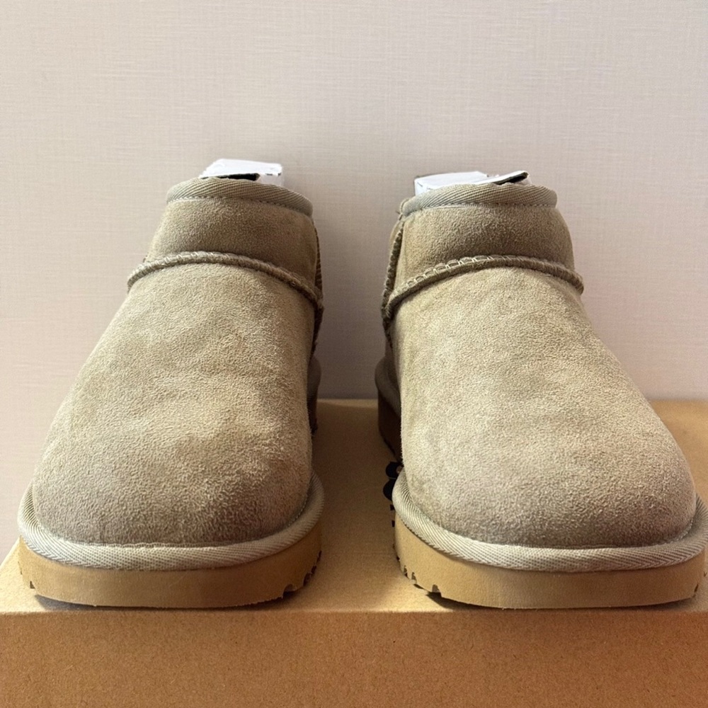 UGG Classic Ultra Mini Boots Antilope NWT - Picture 3 of 7